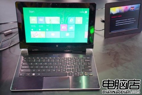 AMD展出Windows8混合型平板 可外接底座